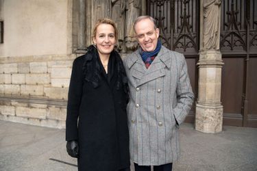 Le prince Jean d’Orléans, comte de Paris, et sa femme la princesse Philoména à Paris devant l’église de Saint-Germain l’Auxerrois le 21 janvier 2022, jour de l’anniversaire de la mort de Louis XVI