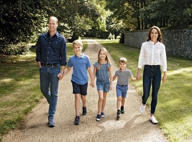 Une famille idéale : William et Kate avec leurs trois enfants, le prince George, la princesse Charlotte et le prince Louis, à Norfolk.