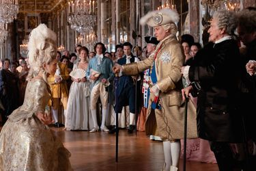 Au château de Versailles, face à Maïwenn, actrice et réalisatrice qui retrace dans « Jeanne du Barry » la vie de la dernière favorite de Louis XV.