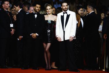 Lily Rose Depp porte une robe Chanel vintage