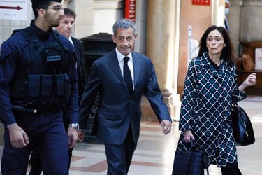 Nicolas Sarkozy et son avocate, Jacqueline Laffont, arrivent à la cour d’appel de Paris pour entendrele jugement dans le cadre de l’affaire des écoutes dite « Bismuth », le 17 mai 2023.