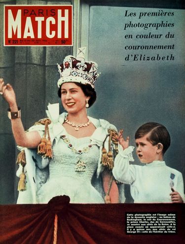 Les photographies en couleur du couronnement d'Elizabeth II. Couverture de Paris Match n°221, daté du 13 juin 1953.