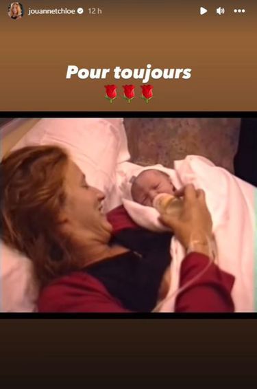 Alexandra Lamy et sa fille Chloé Jouannet à la maternité, en 1997. Extrait d'une vidéo relayée sur Instagram le 4 juin 2023 pour la fête des mères.