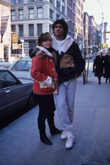 Yannick Noah et sa fiancée de l’époque, Gill, en janvier 1983 dans les rues de New York.