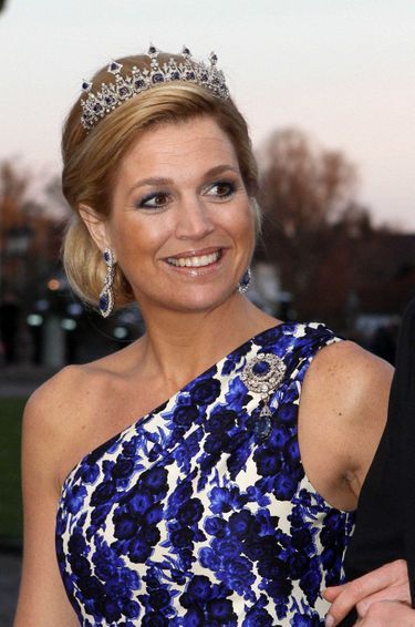 La princesse Maxima des Pays-Bas coiffée du « petit » diadème en saphirs et diamants, le 16 avril 2010