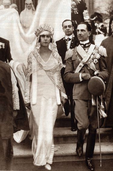 La princesse Marie-José de Belgique et le prince héritier Umberto de Savoie le jour de leur mariage à Rome, le 8 janvier 1930
