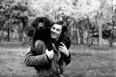 Avec Manu, un dogue de 2 mois, à Douchy, en 1976.