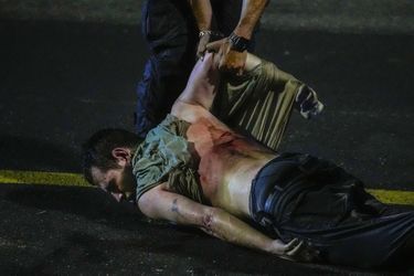 Un manifestant blessé par les forces de l'ordre à Tel Aviv, le 24 juillet.
