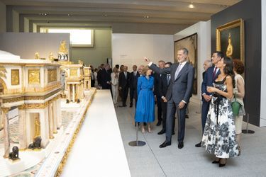Le roi Felipe VI et son épouse la reine Letizia à l'ouverture de la Galerie des Collections Royales au Palais Royal de Madrid, le 25 juillet 2023.