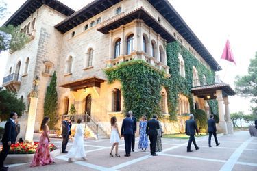 Le roi Felipe VI d'Espagne, la reine Letizia et l'ex-reine Sofia donnent une réception au palais de Marivent lors de leurs vacances, le 4 août 2023