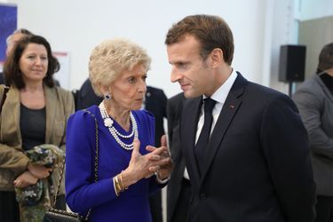 Hélène Carrère d'Encausse auprès d'Emmanuel Macron en 2019.