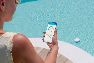 Les accessoires de piscine high-tech qui révolutionneront vos baignades cet  été –