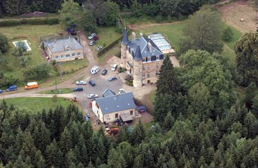 Le château du Sautou, dans les Ardennes, acheté par le couple grâce au magot du « gang des Postiches ».