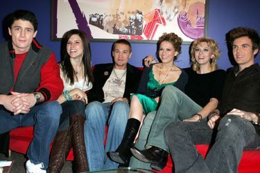 James Lafferty, Sophia Bush, Chad Michael Murray, Bethany Joy Lenz, Hilarie Burton et Tyler Hilton en janvier 2005.