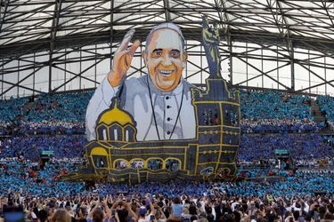Le tifo déployé par les supporters de l'OM venus assister à la messe du pape François, le 23 septembre 2023.