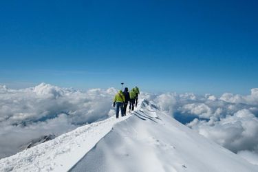 Les géomètres-experts au sommet du mont Blanc, le 14 septembre 2023.