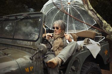 Jacques Dutronc au volant de sa jeep américaine, chez lui, à Monticello, en Corse, le 25 septembre 2023.