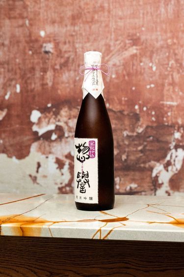 Sohomare Junmai Ginjo is a pure and high-quality sake with a distinct structure.