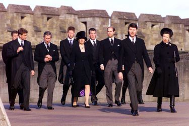 Les princes Andrew, William, Charles, Harry, la comtesse Sophie de Wessex, Peter Phillips, le prince Edward, Timothy Laurence et la princesse Anne aux obsèques de la princesse Margaret à Windsor, le 15 février 2023