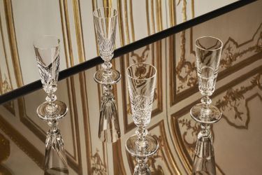 Les quatre flutes à champagne de la collection Galerie des reines, 2024