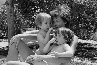 Marlène Jobert et ses filles Eva et Joy en 1982
