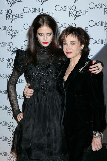 Eva Green et sa mère Marlène Jobert, à Paris, en 2006