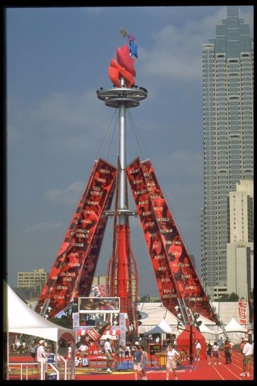 Atlanta, 1996. Cet été-là, les olympiades se déroulèrent dans la capitale de l’État de Géorgie, où la marque de sodas a son siège social.