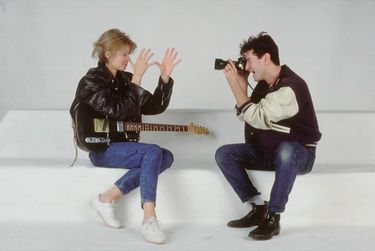 Françoise Hardy, sous le regard amusé d’Étienne Daho en 1985.