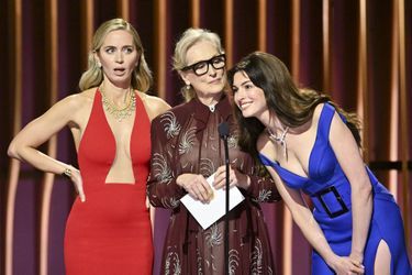 Emily Blunt, Meryl Streep et Anne Hathaway se mettent en scène pour le 30e SAG Awards, le 24 février 2024 à Los Angeles, Californie.