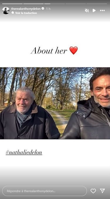Alain Delon et son fils Anthony se souviennent de Nathalie Delon, dans une vidéo partagée sur Instagram le 1er août 2024, au jour où elle aurait eu 84 ans.