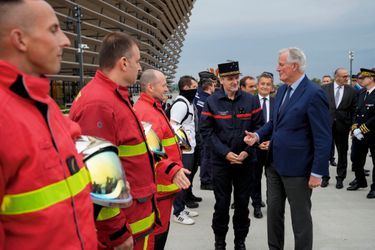 Rencontre avec les forces de sécurité et de secours mobilisées pour la cérémonie de clôture des Jeux paralympiques. Au Stade de France, le 8 septembre.