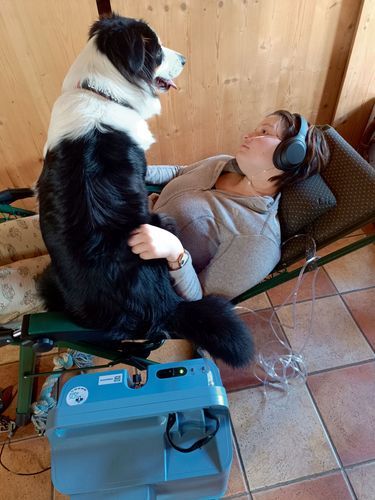 Johanna et Radagast, dont l’affection et le dévouement permettent d’adoucir un quotidien morne.