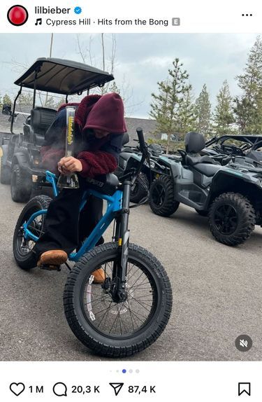 Justin Bieber et sa pipe à eau sur Instagram, le 4 mars 2025.