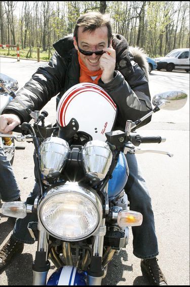 EXCLUSIF - JEAN LUC REICHMANN ESSAYE LA NOUVELLE YAMAHA POUR LES BESOINS DE L' EMISSION