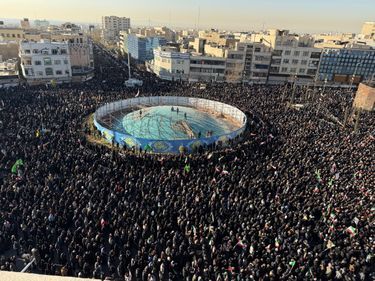 Le deuil de Khamenei à Téhéran a commencé.
