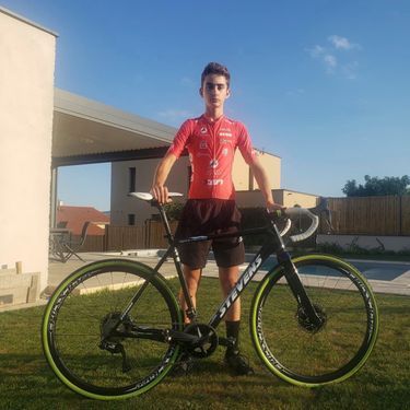 Ο Paul Seixas με τη φανέλα VÃ©lo Club Villefranche Beaujolais, 18 Σεπτεμβρίου 2021. Φέτος, κέρδισε τη 2η θέση στο γαλλικό πρωτάθλημα αθλητών κυκλο-κρος.