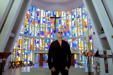 Je me suis jeté dans la musique pour dépasser la tristesse que je vivais à la maison : Pascal Obispo sur son île aux oiseaux