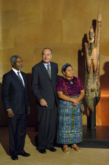 Jacques Chirac, accompagné de Rigoberta Menchu, Prix Nobel de la paix, et de Kofi Annan, alors secrétaire général de l’Onu, au musée du Quai-Branly, lors de l’inauguration, le 20 juin 2006.