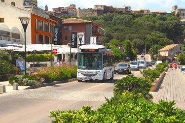 À terme, la ville entend transmettre ces données à des applications comme Waze ou GoogleMaps pour orienter les automobilistes vers des axes moins empruntés et les parkings disponibles.