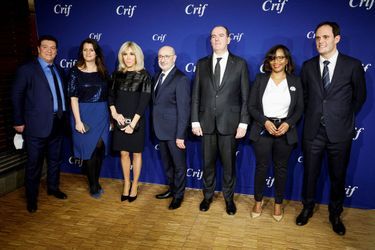 De gauche à droite : Gérard Unger (vice-président du Crif), Marlène Schiappa, Brigitte Macron, Roger Cukierman (président du Crif),  Jean Castex, Elisabeth Moreno et Yonathan Arfi (vice-Président du Crif)