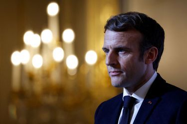 Malgré une légère érosion en fin de semaine, Emmanuel Macron reste en tête avec 26% des intentions de vote.
