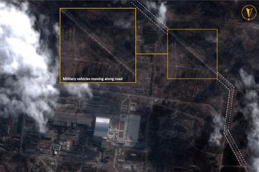 Vue aérienne de la centrale de Tchernobyl occupée par les forces russes.