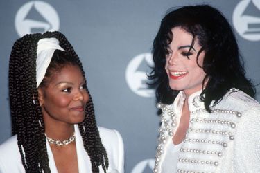 Janet Jackson et Michael Jackson aux Grammy Awards en 1993 à Los Angeles. 