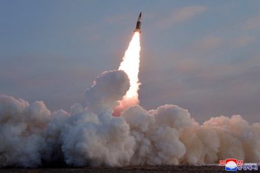 Image d&#039;un tir de missile nord-coréen diffusée par l&#039;agence officielle KCNA, le 17 janvier 2022.