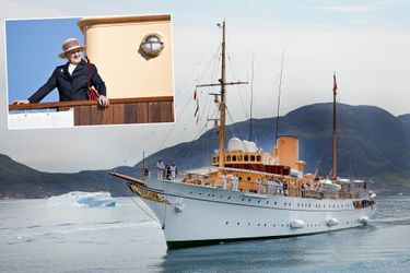 Le Dannebrog au Groenland, le 1er août 2014 - En vignette, la reine Margrethe II à bord de son yacht royal, le 30 août 2021