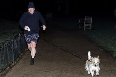 Dans la tourmente, Boris Johnson continue à s&#039;adonner aux joies du jogging matinal.