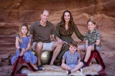 William et Kate ont dévoilé le 10 décembre 2021 dernier une photo de famille avec George, Charlotte et Louis 