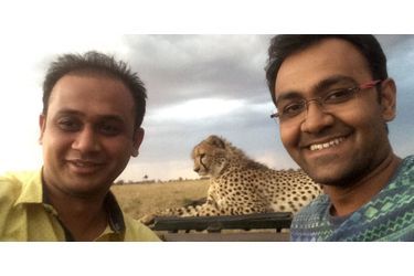 Attribuez une à cinq étoiles aux diaporamas Animal Story de la semaine:Un selfie avec les guépards<br />
: En pleine visite de la sublime réserve nationale du Masai Mara, au Kenya, deux touristes ont pu capturer des images impressionnantes.La nouvelle vie de Mufasa le puma<br />
: Pendant 20 ans, Mufasa le lion des montagnes a vécu à l’arrière d’un pick-up, enchaîné parmi le matériel du cirque dans lequel il était exploité.Instants de tranquillité dans le Parc aux singes<br />
: Au sein de cette source chaude située à Yamanouchi, près de Nagano, les singes mènent une vie vraisemblablement paisible.Basi le panda géant fête ses 35 ans<br />
: Samedi dernier, Basi le panda géant a célébré son 35ème anniversaire.Le baiser raté des macareux<br />
: Alors qu’un macareux se penche vers un de ses congénères, ce dernier se recule violemment.La nage synchronisée de l’hippopotame<br />
: On y voit un hippopotame lever ses pattes en l’air, tête sous l’eau tel un nageur synchronisé.Nangua, le petit langur orangé<br />
: Le zoo de Taronga, à Sydney (Australie), a accueilli le 7 novembre dernier une naissance rare: celle d&#039;un petit Trachypithecus francoisi.Des masques pour les chiens habitués au grand air<br />
: La société Rex Specs a une spécialité toute particulière: elle produit des lunettes de soleil et des masques pour les chiens.