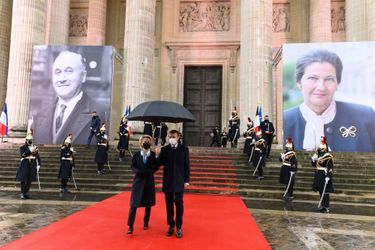 Emmanuel Macron et les membres de la Commission européenne ont rendu hommage au Panthéon à Jean Monnet et Simone Veil. 