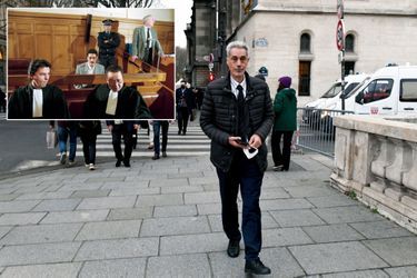 Le 25 novembre, Omar Raddad se rend à la Cour de cassation de Paris pour une audience privée. Derrière lui, l’académicien Jean-Marie Rouart. En médaillon: Lors du procès en 1994, à Nice, avec ses avocats Jacques Vergès (à dr.) et Philippe Pétillault. 